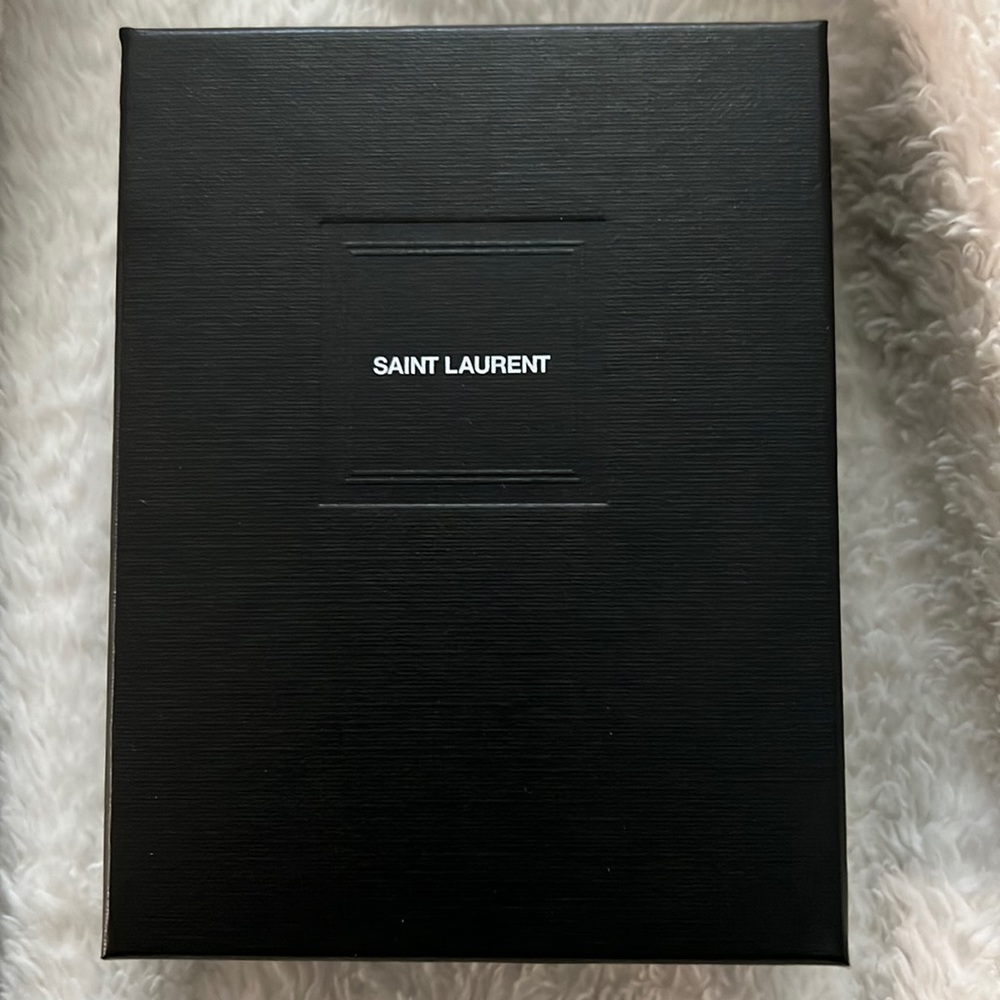 Small SaintLaurent box for bracelet